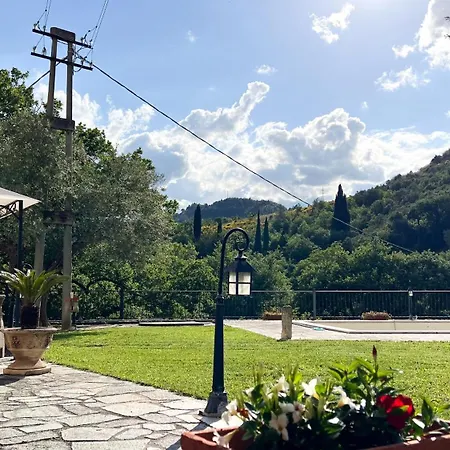 Giardino Sul Fiume A 10 Min Da Piazza Del Popolo Con Parcheggio Privato E Giardino Vista Fiume